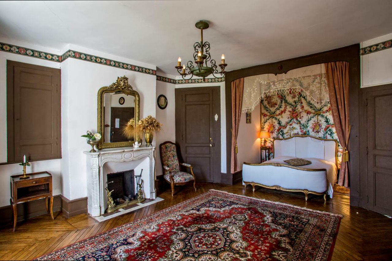 Chateau De Courbelimagne, Raulhac 외부 사진