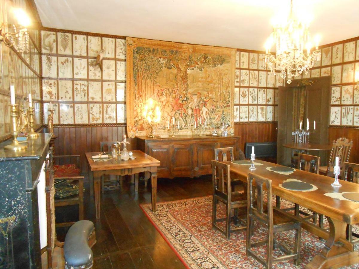 Chateau De Courbelimagne, Raulhac 외부 사진